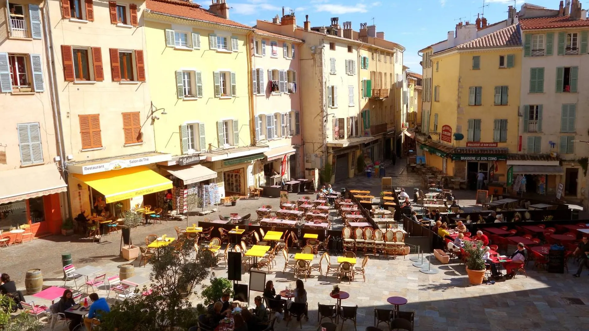 Apartment Hyetai Appartement Pour 4 Personnes Face Au Port A Hyeres