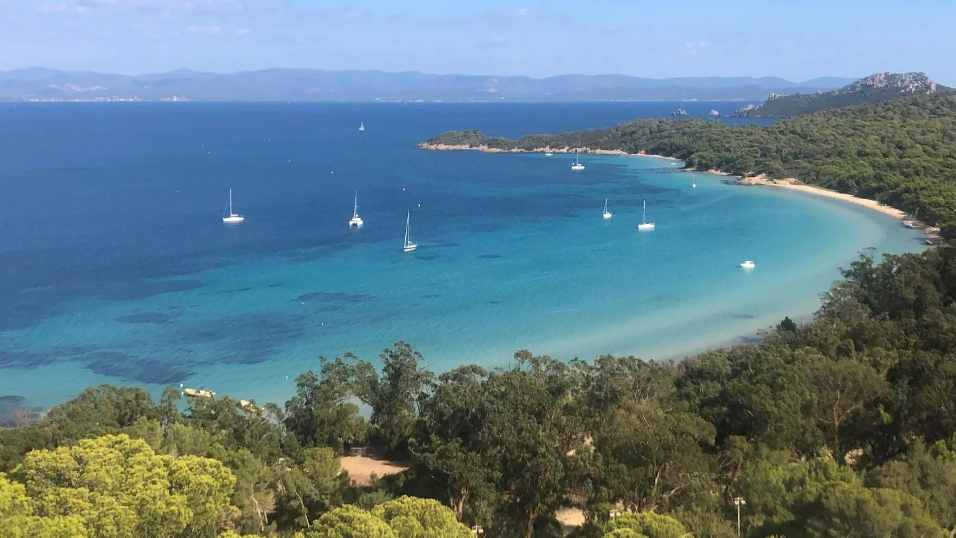 Hyetai Appartement Pour 4 Personnes Face Au Port A Hyeres