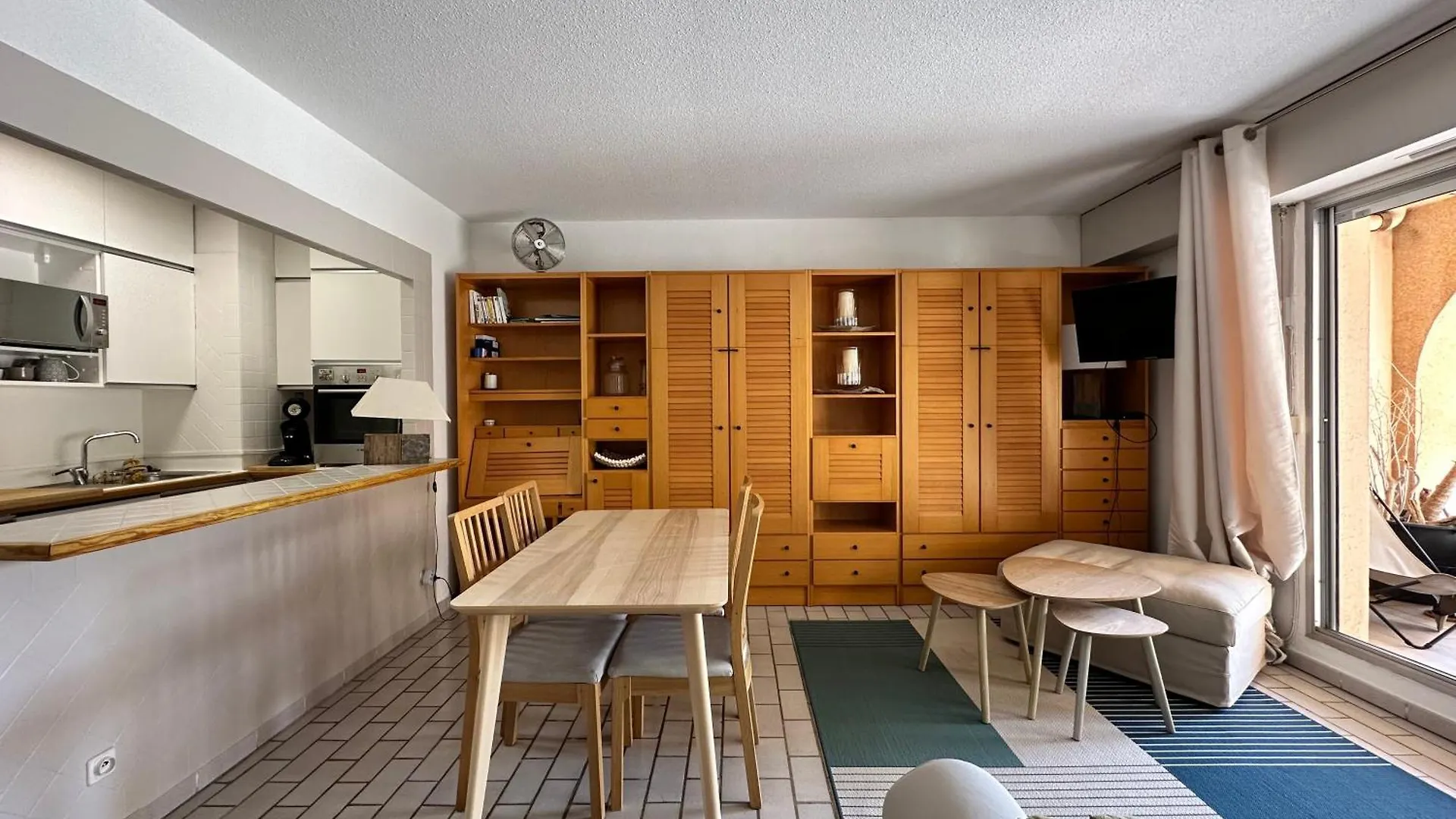 Hyetai Appartement Pour 4 Personnes Face Au Port A Hyeres 0*,  France