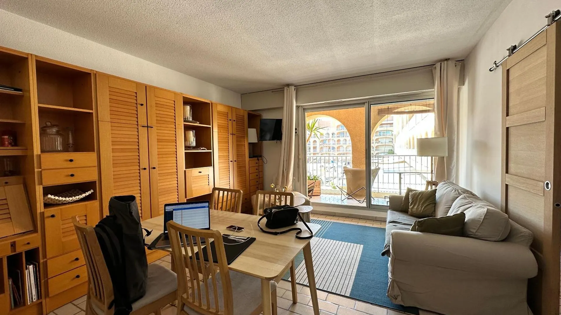 Hyetai Appartement Pour 4 Personnes Face Au Port A Hyeres