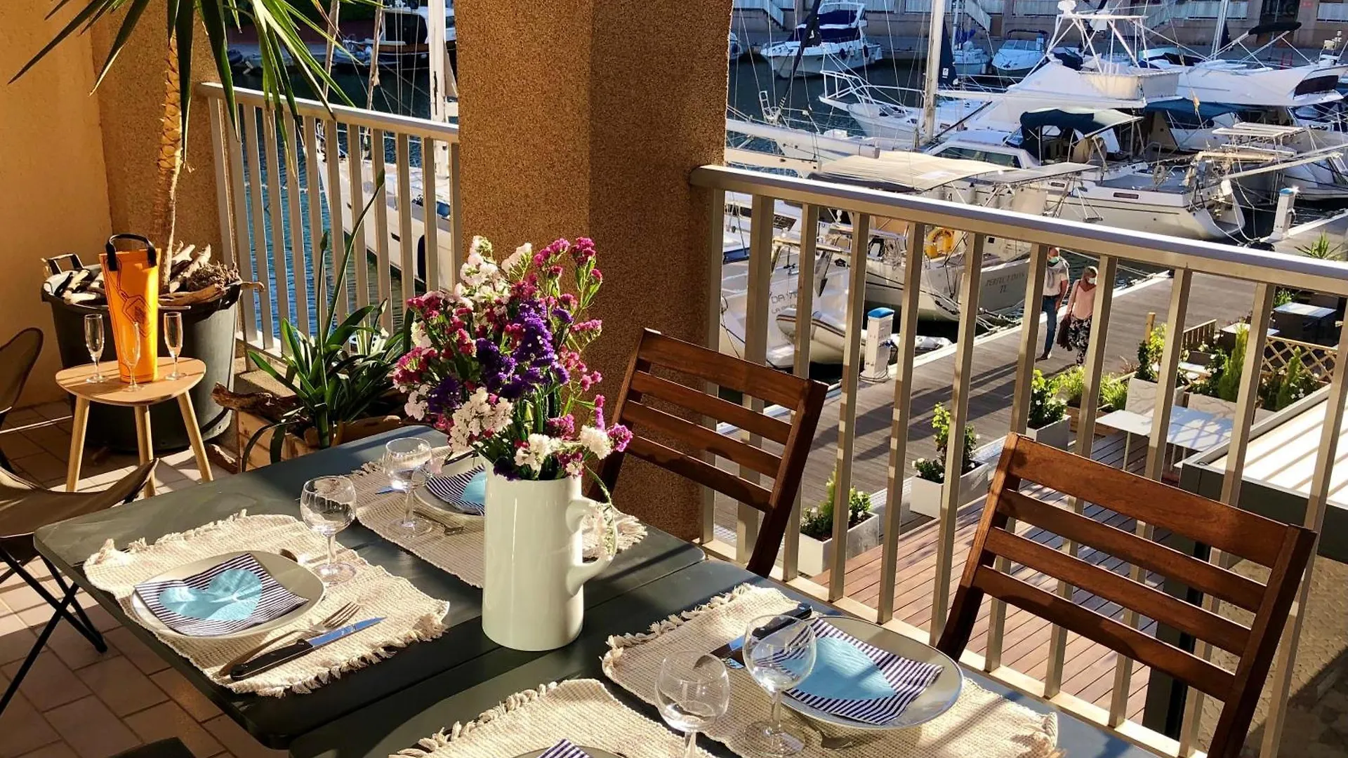 Hyetai Appartement Pour 4 Personnes Face Au Port A Hyeres 0*,