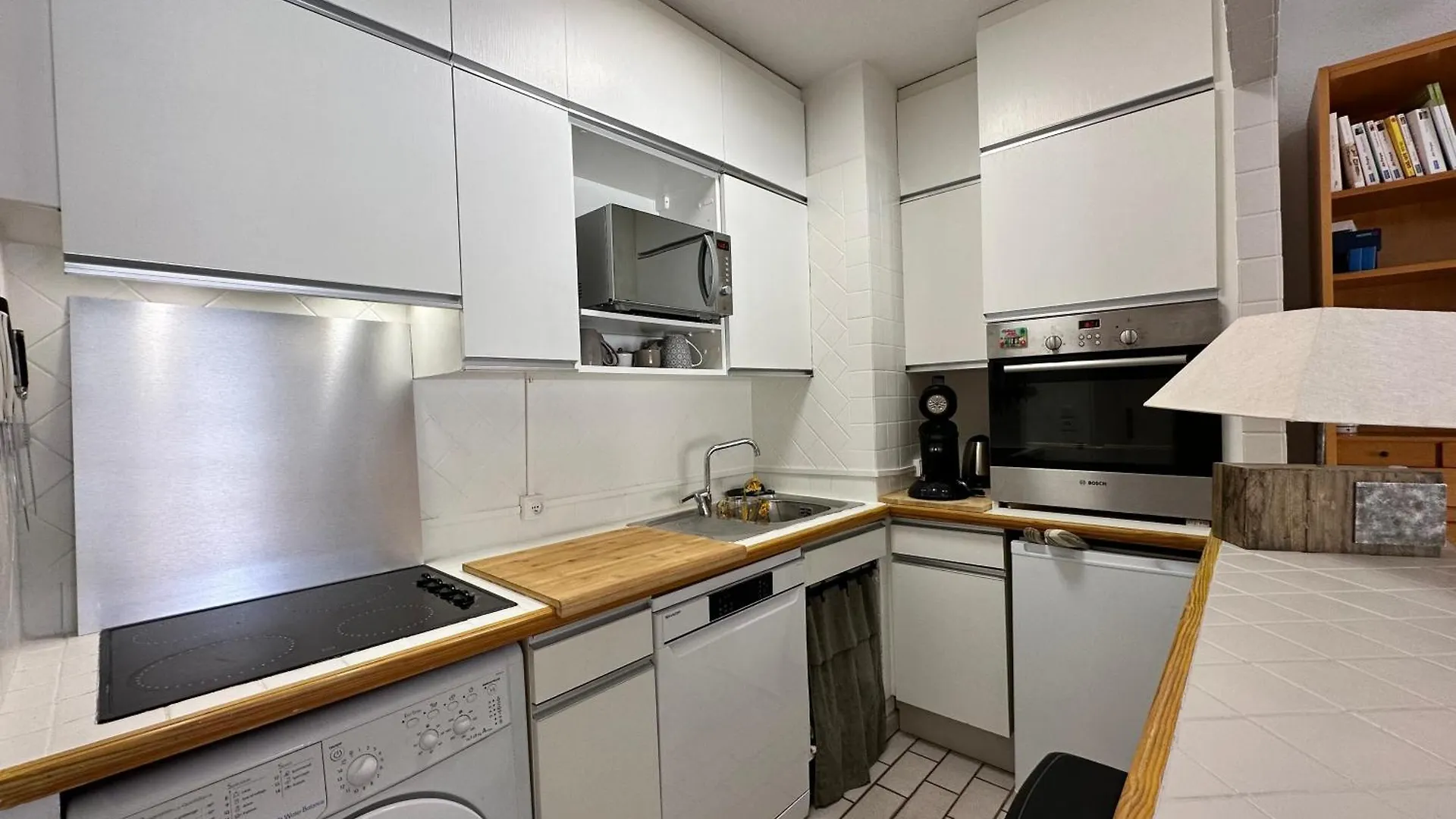 Hyetai Appartement Pour 4 Personnes Face Au Port A Hyeres Apartment